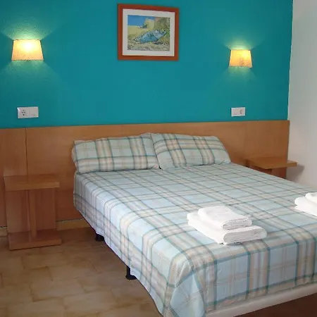 Alta Galdana Playa Aparthotel 4*